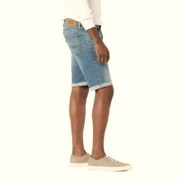 Signature by Levi Strauss Other - 2/$15 𝅺Signature by Levi Strauss Men's Slim Fit Cuffed Shorts NWT